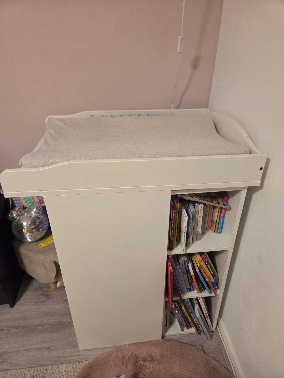 Smagora Commode/Boekenkast met opstaande rand, Kinderen en Baby's, Kinderkamer | Commodes en Kasten, Ophalen, Minder dan 75 cm