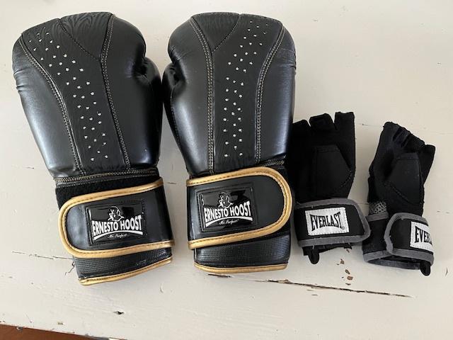 Te koop: Kickbox set Ernesto Hoost, Ophalen, Overige, Vechtsportbescherming, Maat M