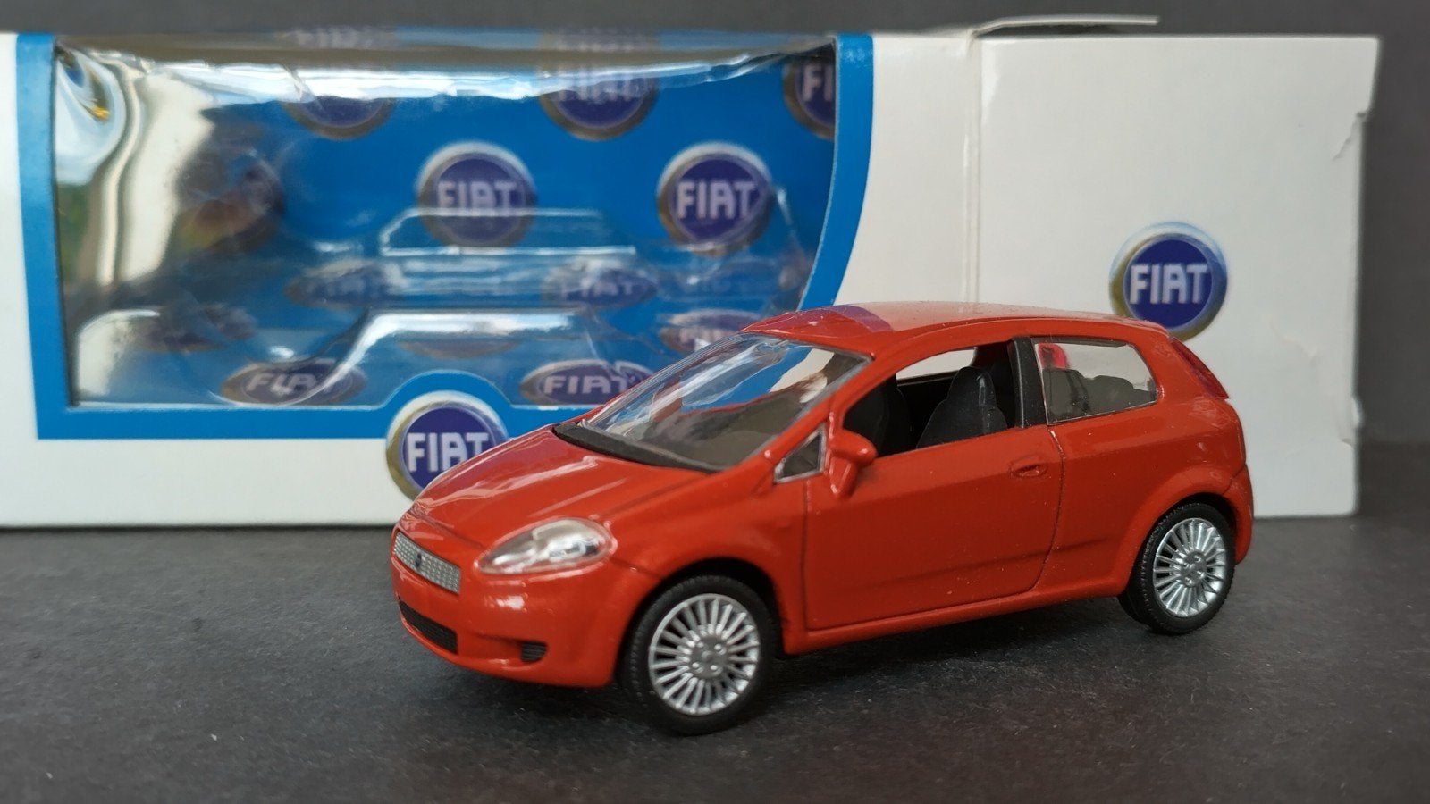 Fiat Punto 1:43 Norev Pol, Auto, Verzenden, Norev, .