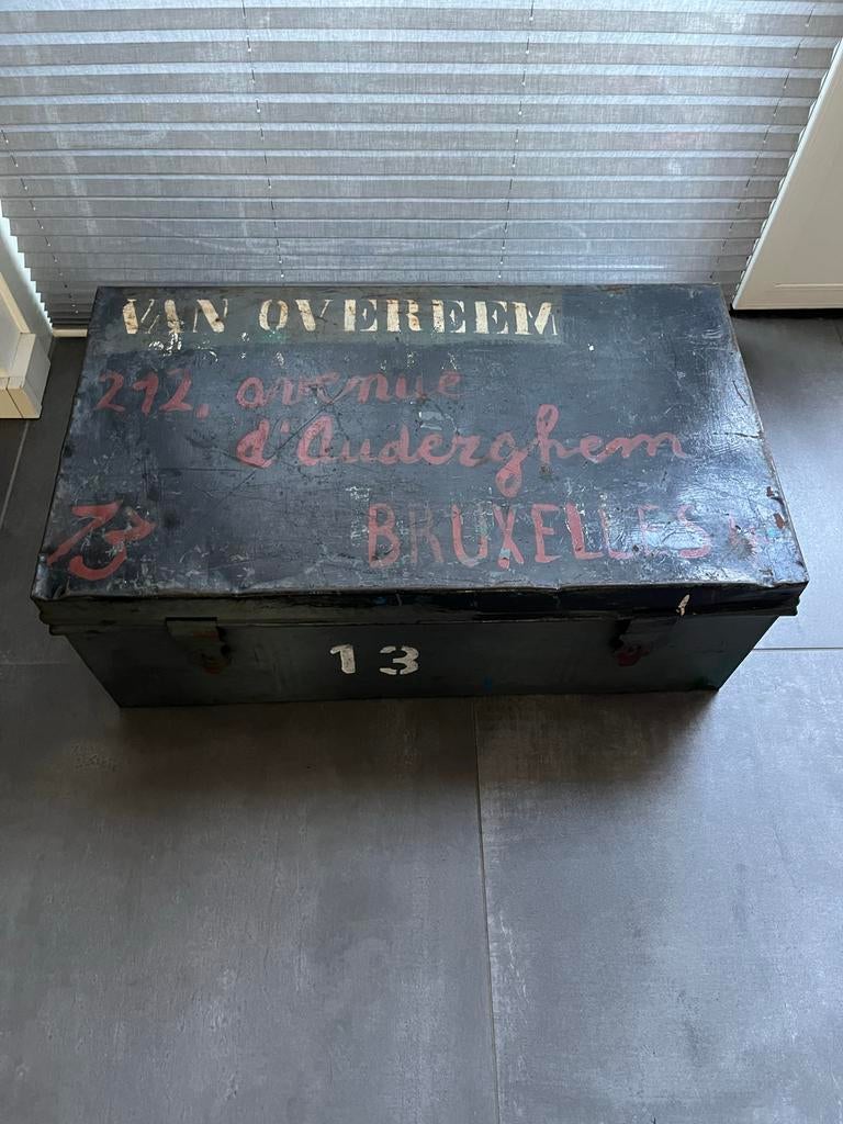 Vintage metalen kist met opschrift 'BRUXELLES', Ophalen