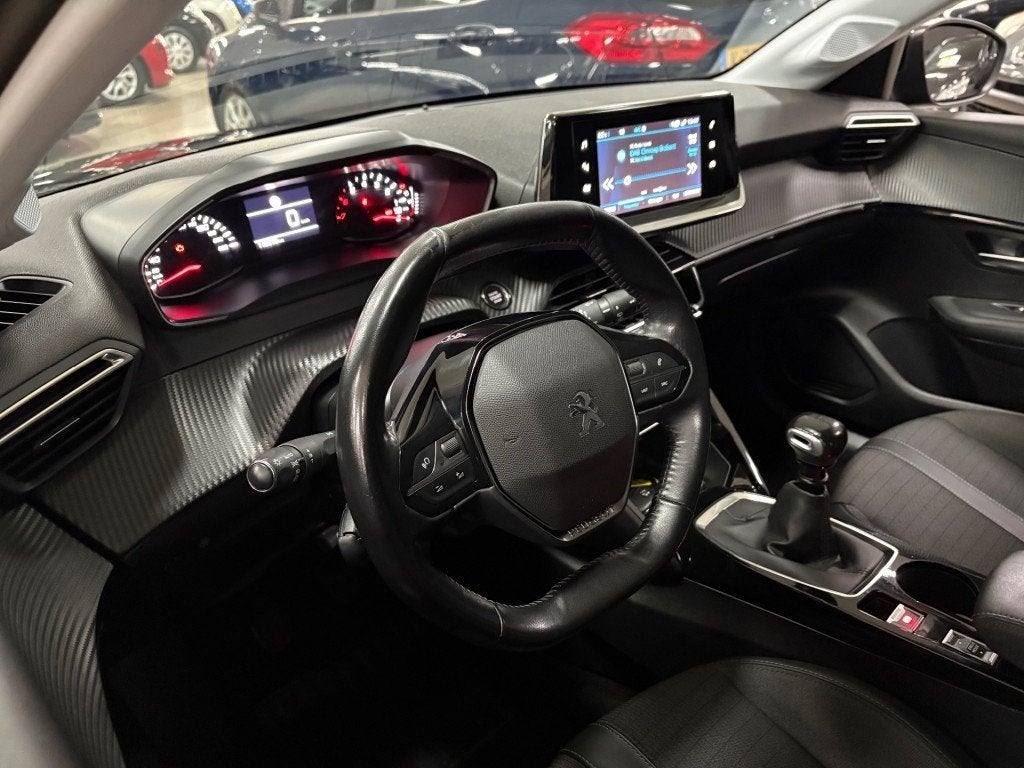 Peugeot 208 1.2 Allure 5 Drs Navigatie PDC Apple Android  EC, Auto's, Voorwielaandrijving, 101 pk, Gebruikt, Met garantie (alle)