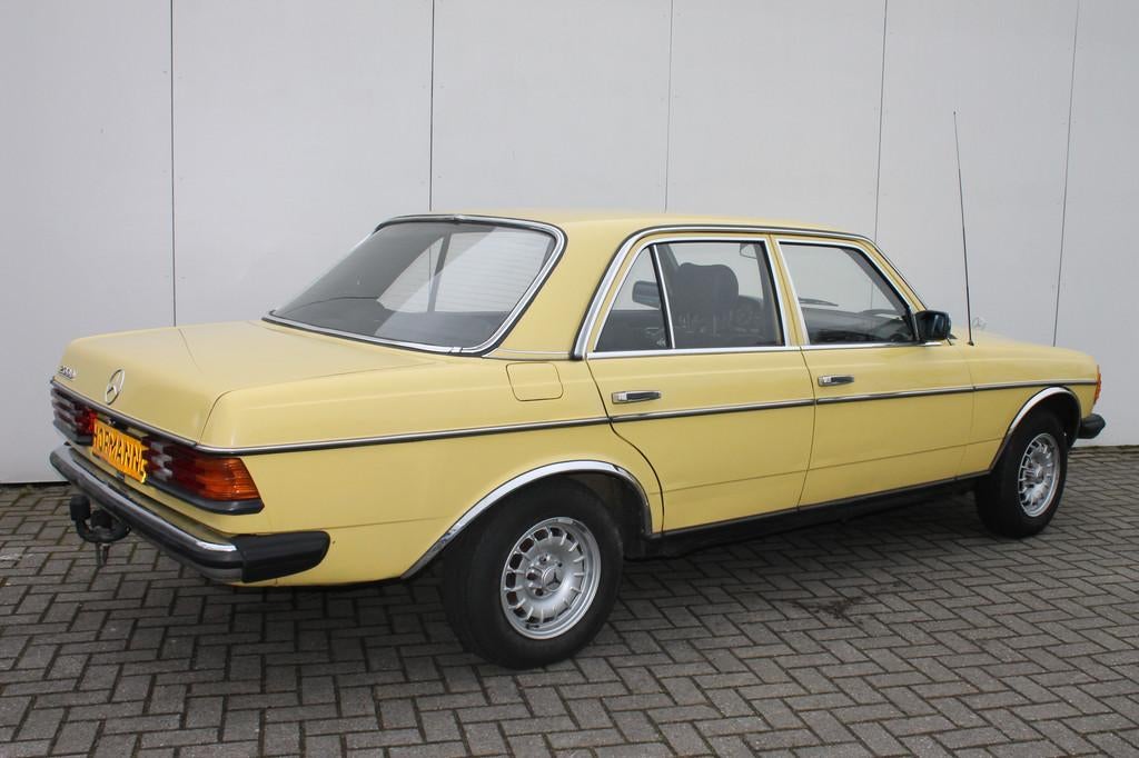 Mercedes-Benz 200D 200 D (bj 1982), Auto's, Mercedes-Benz, Gebruikt, Bedrijf, Sedan, Trekhaak