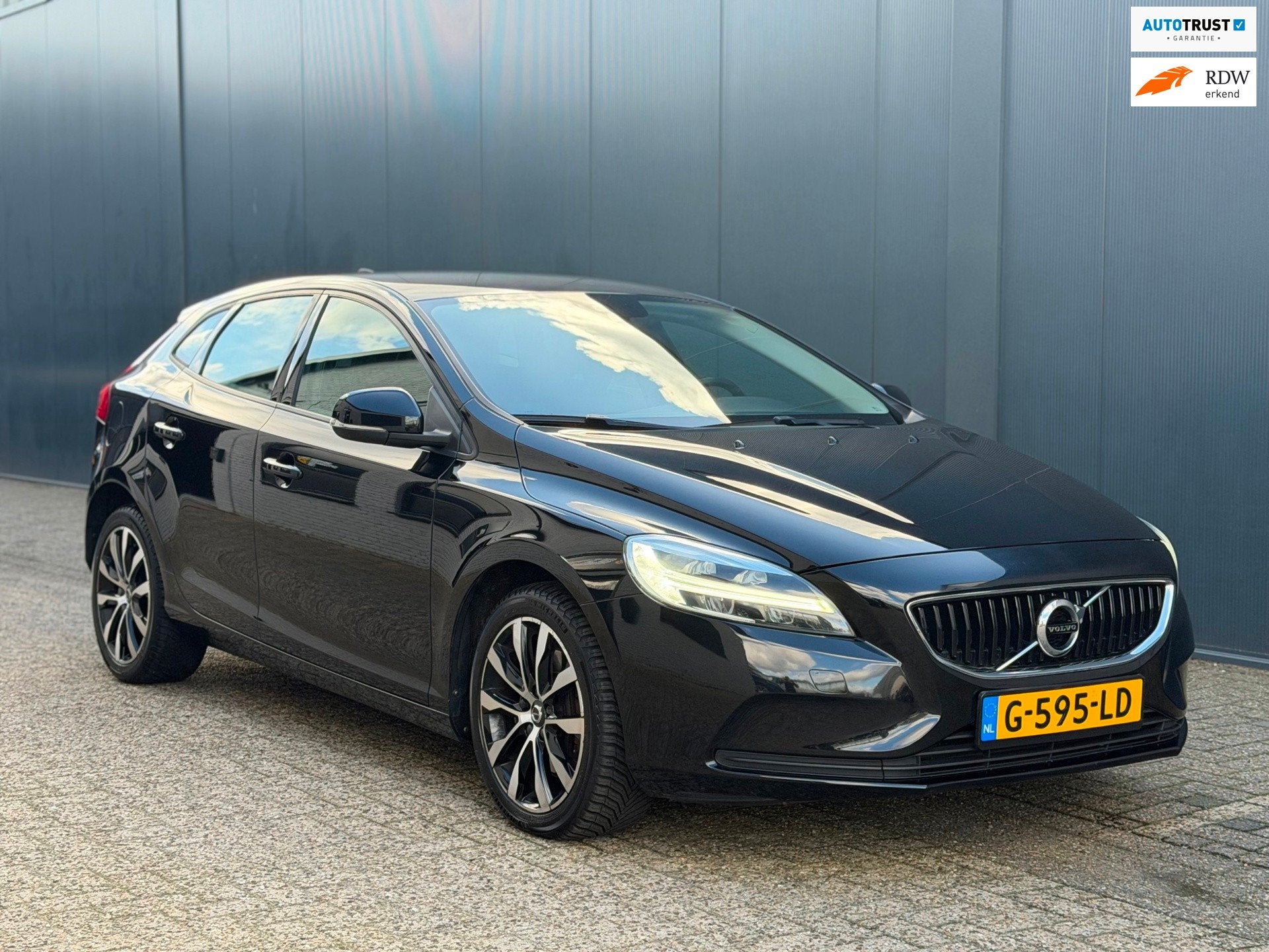 Volvo V40 1.5 T2 Automaat|Facelift|StoelVW|Camera|APK, Auto's, Volvo, Euro 6, 700 kg, Leder, Bedrijf