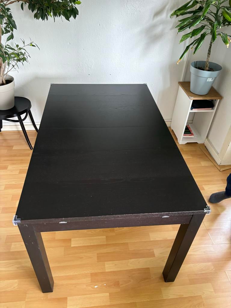Eettafel zwart, uitschuifbaar, 4-6 personen, Ophalen, Gebruikt, 100 tot 150 cm, 50 tot 100 cm
