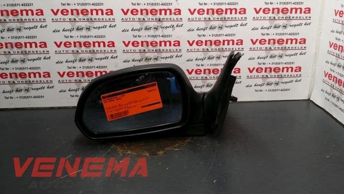 Buitenspiegel links van een Kia Shuma, -, -, Ophalen of Verzenden, -