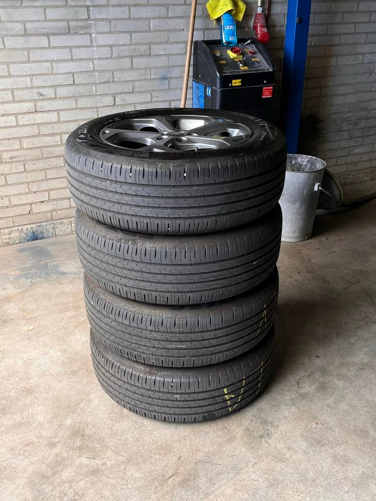 4X Ford Kuga ST-line X velgen set incl Banden 18 inch wielen, Auto-onderdelen, Banden en Velgen, Ophalen, 18 inch, Gebruikt, Banden en Velgen