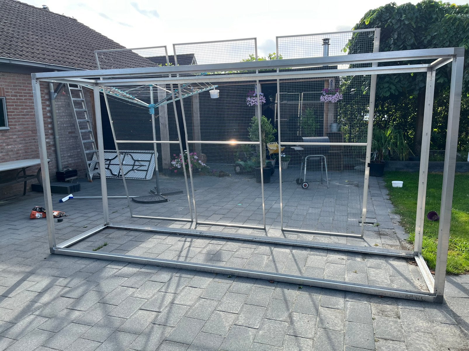 Ijzeren frame met gazen rekken, Ophalen of Verzenden, Zo goed als nieuw, IJzer, Sierhekwerk