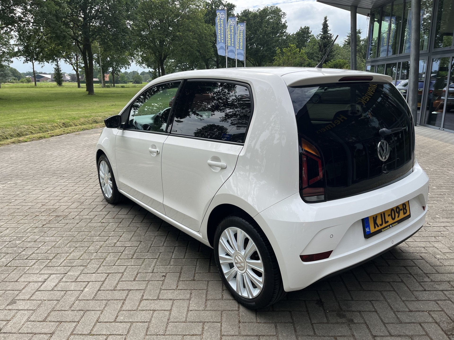 Volkswagen up! 1.0 BMT move up! iQ Drive | AIRCO | BLUETOOTH, Auto's, Volkswagen, Voorwielaandrijving, Stof, Gebruikt, Automatische klimaatregeling