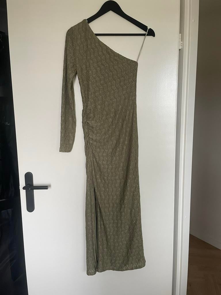 Khaki middellange jurk maat S van Stradivarius, Ophalen of Verzenden, Zo goed als nieuw, Maat 36 (S), Onder de knie
