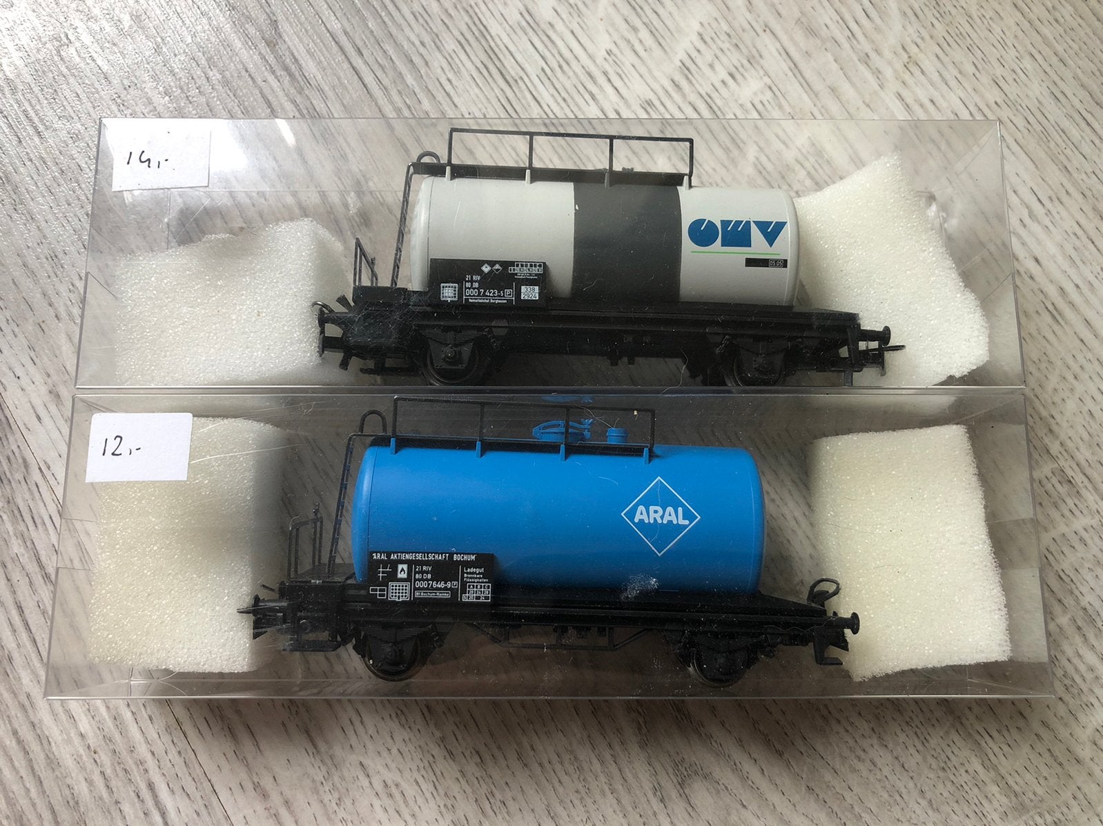 Marklin Ketelwagens, 2x OMV en Aral, H0, Wisselstroom, Wagon, Ophalen of Verzenden, Zo goed als nieuw