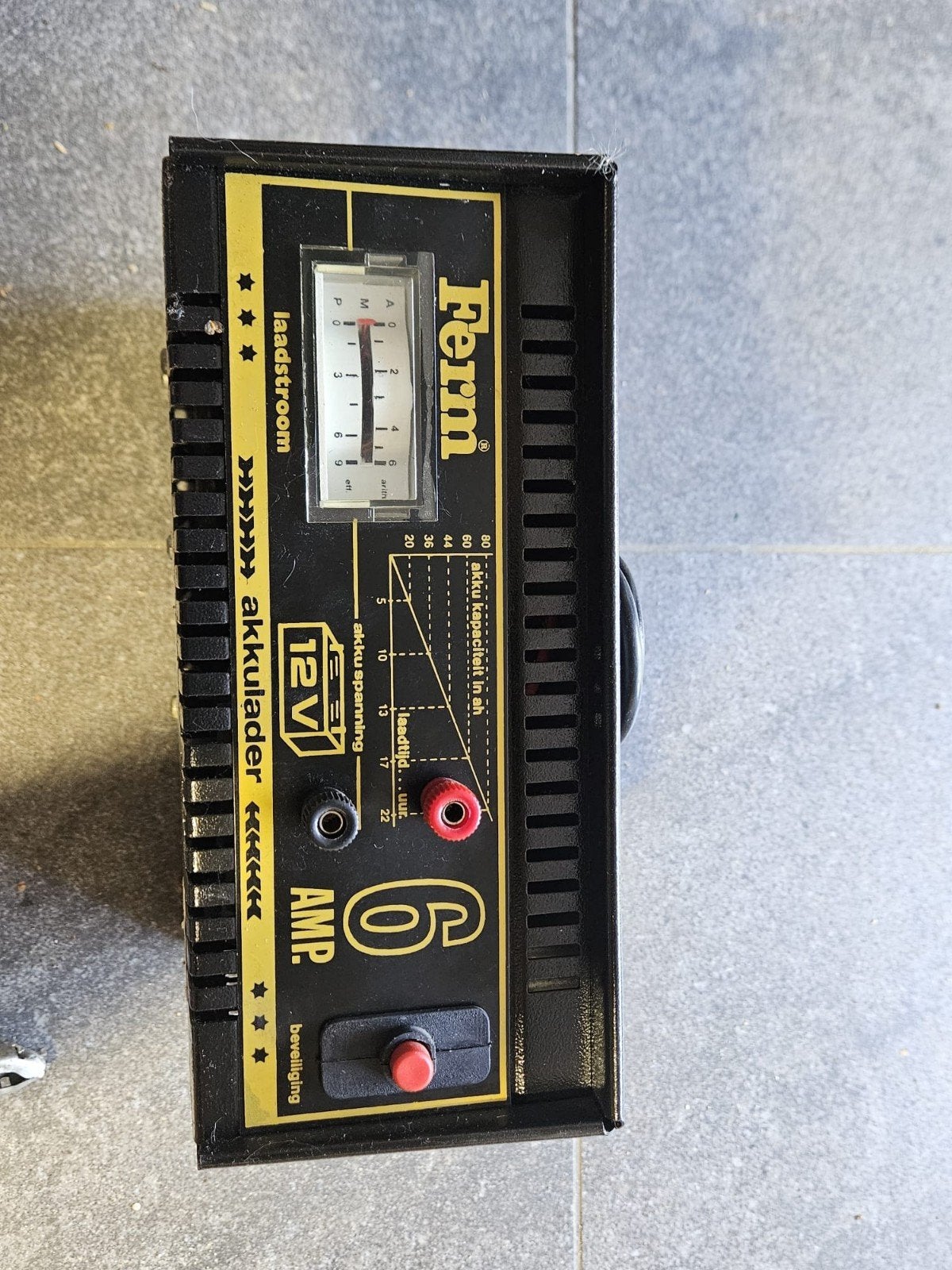 Ferm acculader, Ophalen