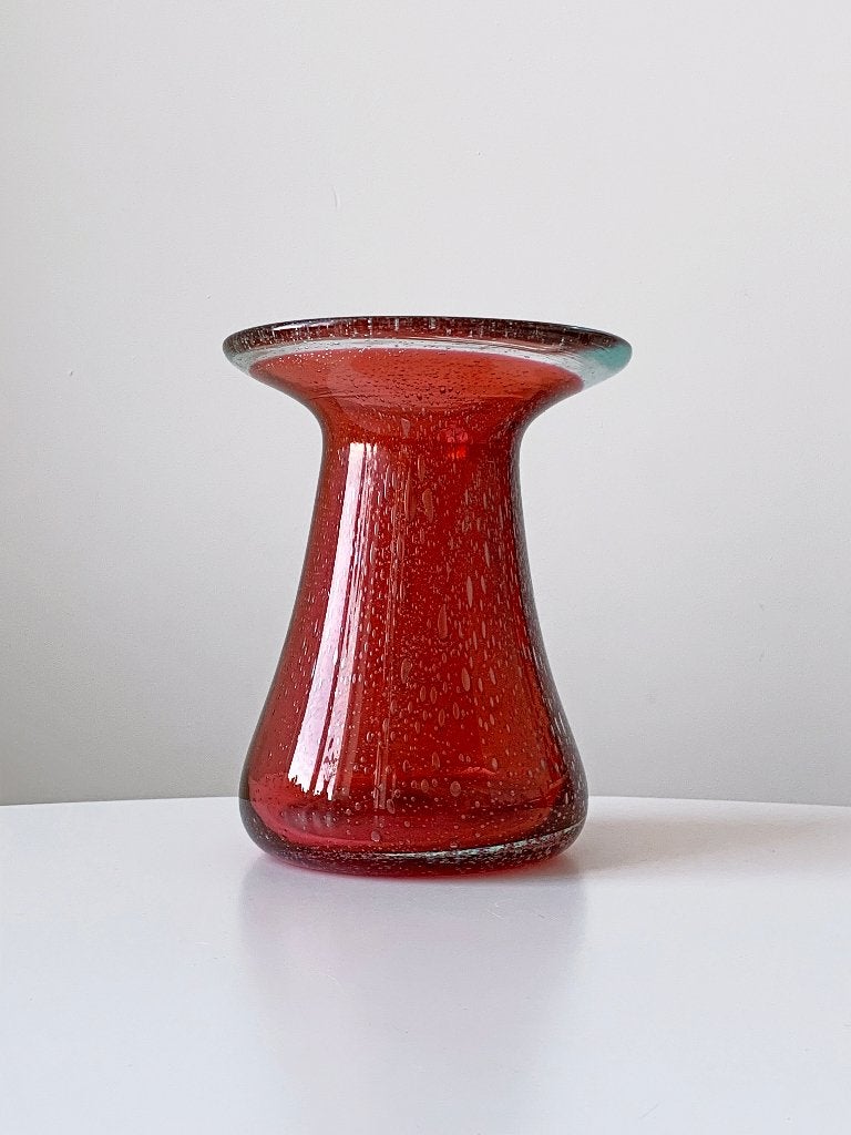 Vintage rode kristal glazen vaas glas design retro, Gebruikt, 21 cm, Handgemaakt, Ophalen of Verzenden