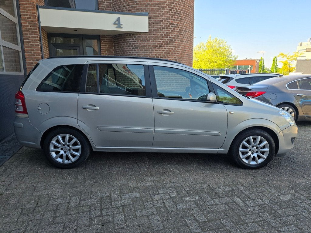 Opel Zafira 1.8 Temptation 7persoons |Airco |Trekhaak, Auto's, Opel, Voorwielaandrijving, Gebruikt, 4 cilinders, Zilver of Grijs