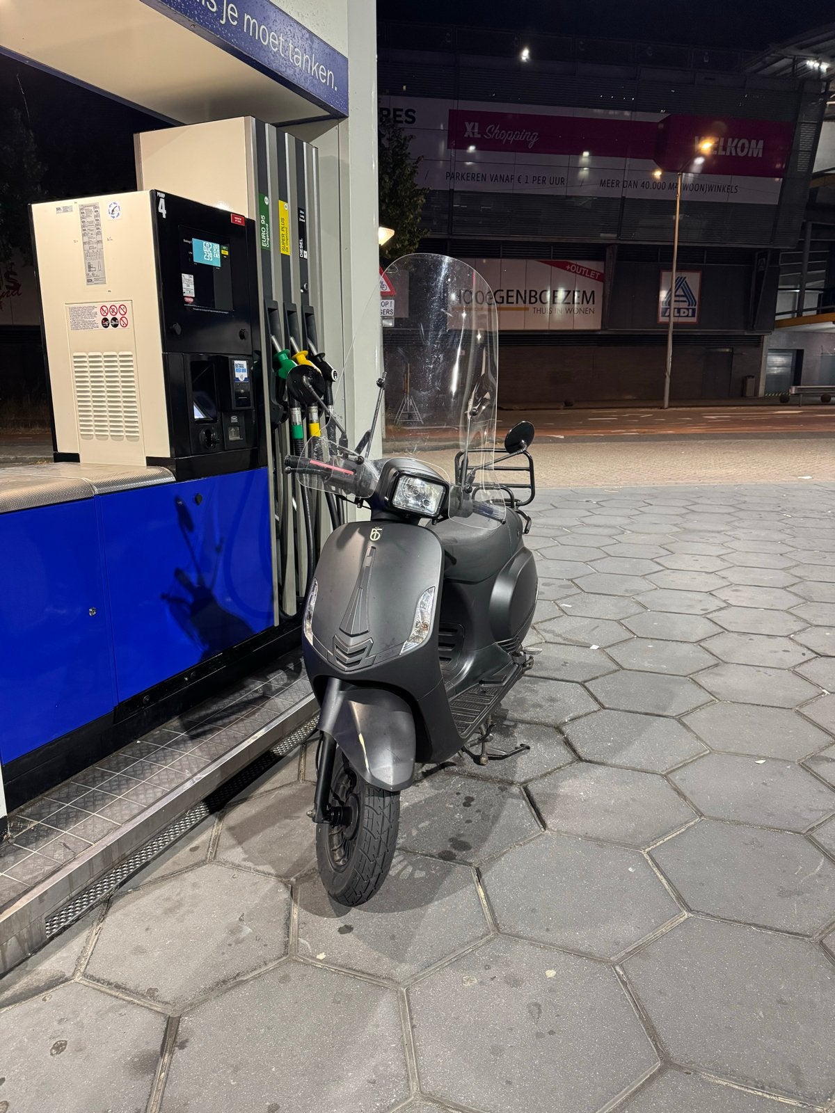 BTC Riva 50cc Scooter - Geel Kenteken, Fietsen en Brommers, Snorfietsen en Snorscooters, Gebruikt, Overige merken, Benzine, Ophalen
