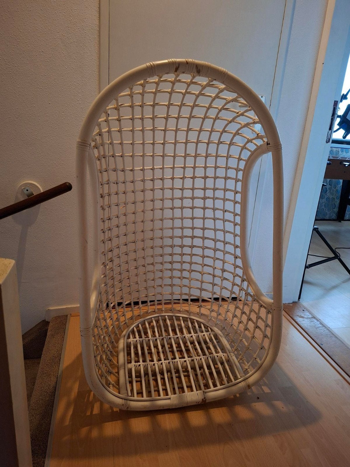 Witte rotan hangstoel / hangfauteuil incl. ophangketting, Huis en Inrichting, Ophalen, Gebruikt, Wit, Riet of Rotan