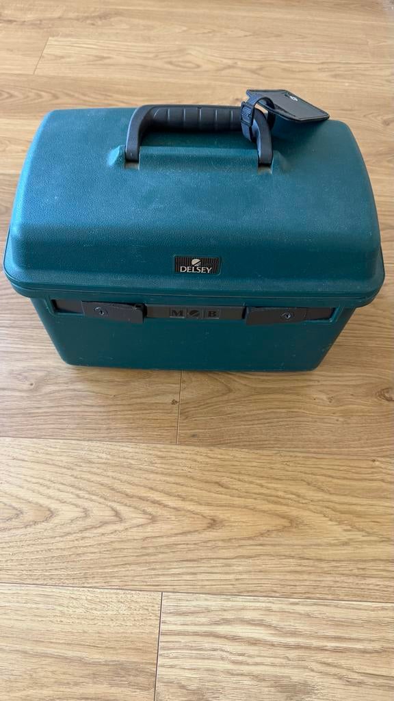 Delsey Hardcase Beautycase Groen met Slot, Sieraden, Tassen en Uiterlijk, Beautycases, Ophalen, Gebruikt, Met slot, Hardcase