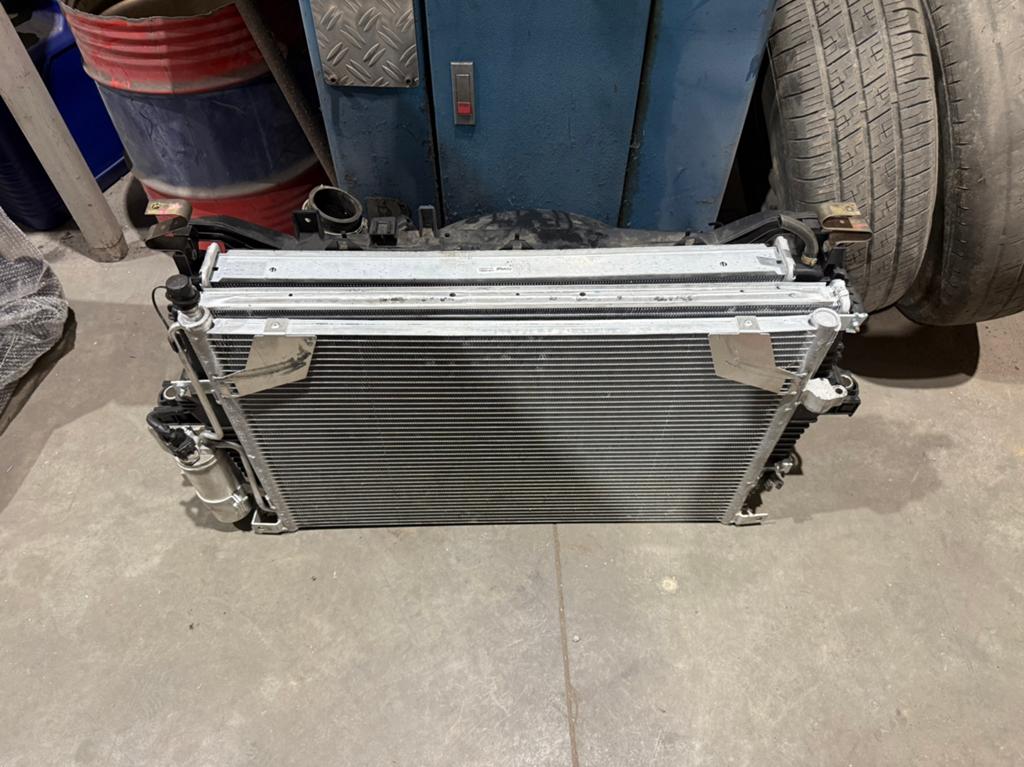 Volvo s60 2.4t radiateur condensor en intercooler, Auto-onderdelen, Ophalen, Nieuw, Volvo