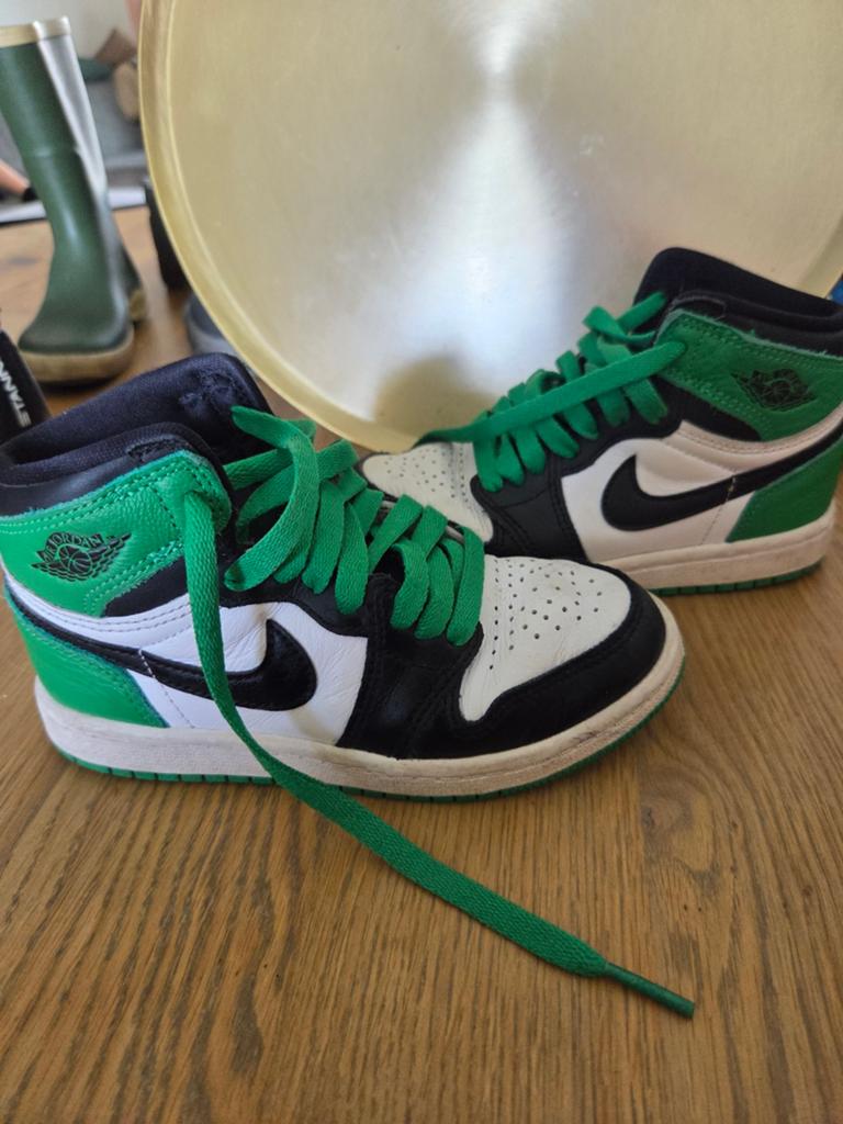 Air Jordan sneakers maat 29.5 - Groen/Zwart/Wit, Kinderen en Baby's, Kinderkleding | Schoenen en Sokken, Ophalen, Gebruikt, Nike Jordan