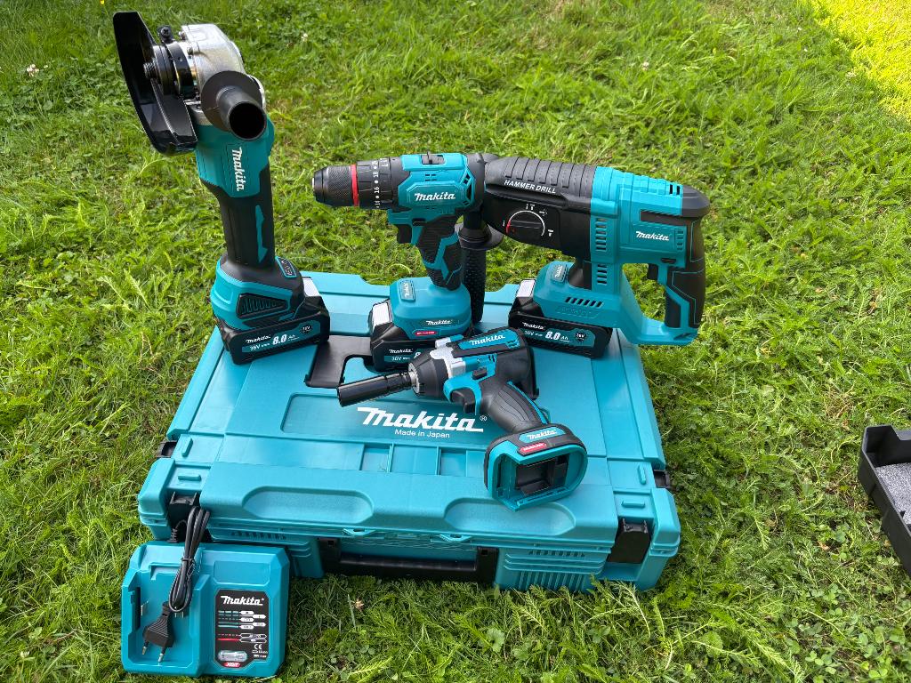 Makita set 4in1, Boormachine, Nieuw, Ophalen of Verzenden, Variabele snelheid