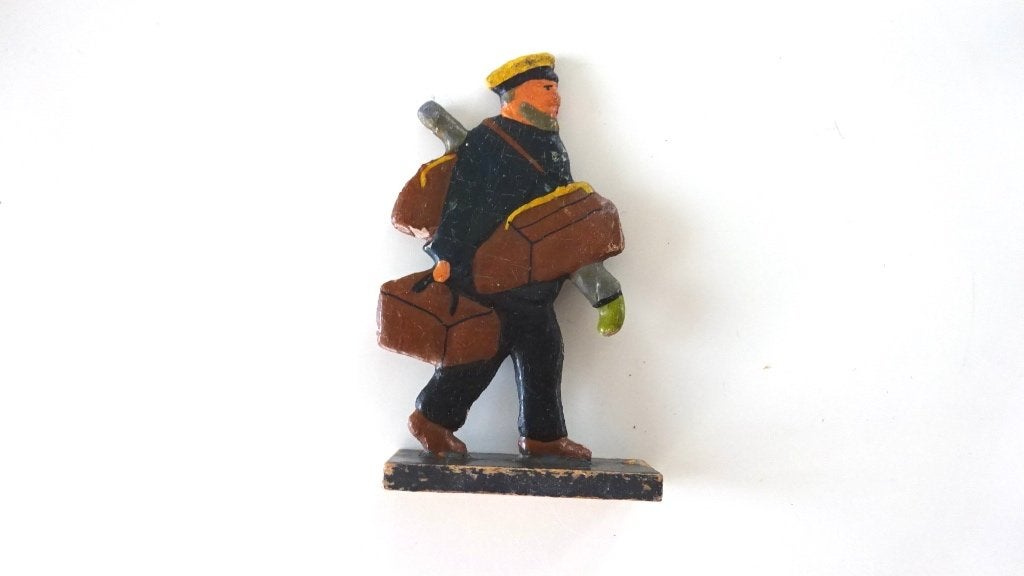 Vintage houten zeeman figuur met bagage, Ophalen of Verzenden