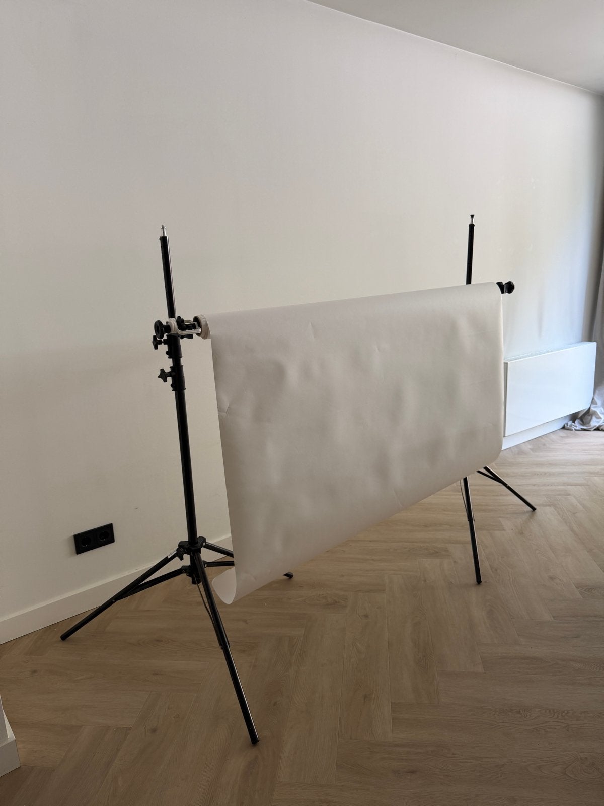 Falcon Eyes Achtergrondsysteem met Witte & Zwarte Rol 140cm, Audio, Tv en Foto, Fotografie | Fotostudio en Toebehoren, Gebruikt