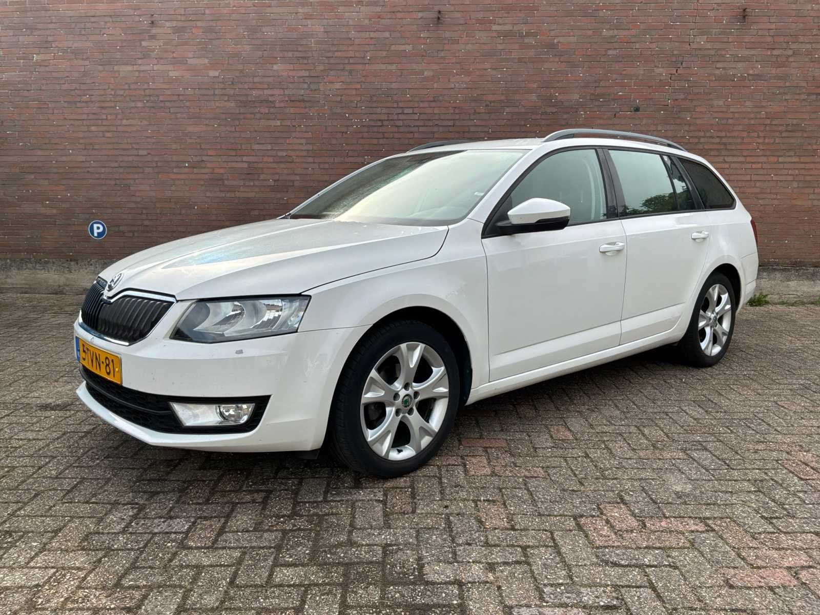 2014 Skoda Octavia Combi 1.2 TSI Grt Ambition Personenauto, Auto's, Voorwielaandrijving, Euro 5, Gebruikt, 4 cilinders