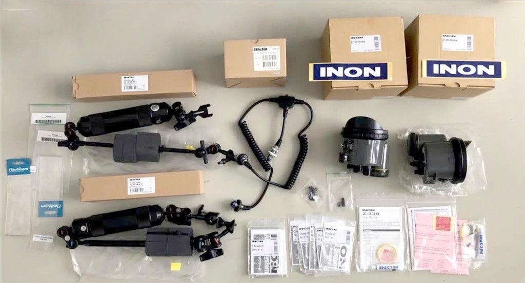 2x Inon z-330 strobe onderwater flitser set met dozen, Videocamera, Zo goed als nieuw, Inclusief handleiding, Meer dan 40 meter