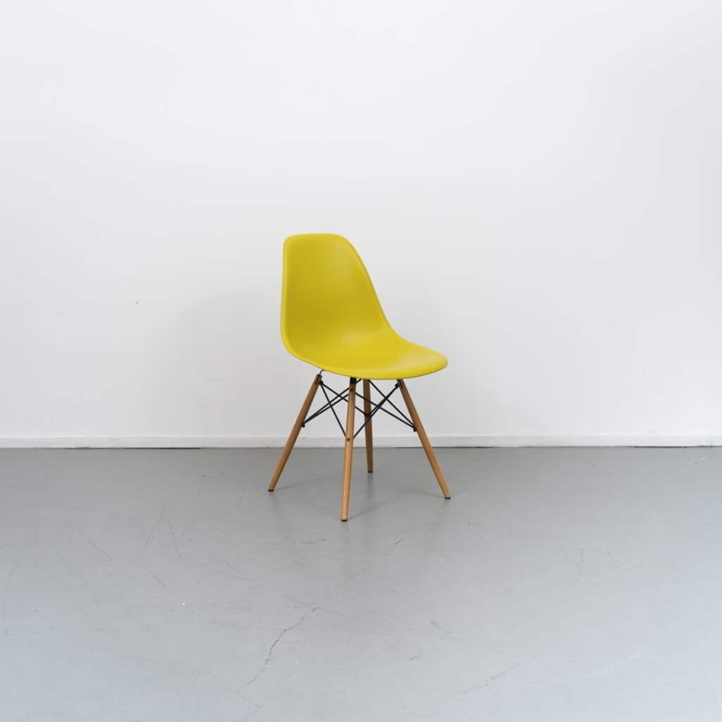 Vitra Eames DSW Stoel Mosterd/Groen Kunststof - Hout