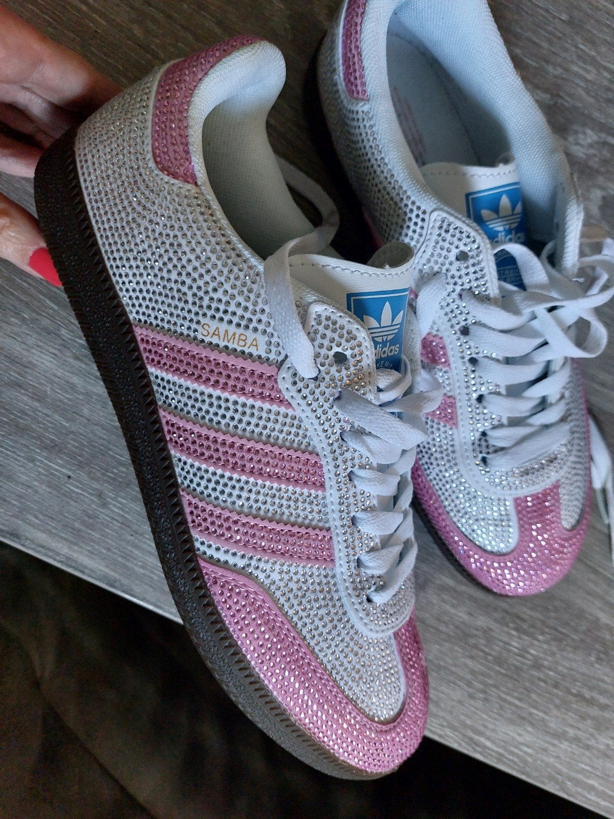 Adidas (lookalike) rhinestone samba roze wit 41, Kleding | Dames, Schoenen, Ophalen of Verzenden, Roze, Adidas (lookalike), Sneakers of Gympen