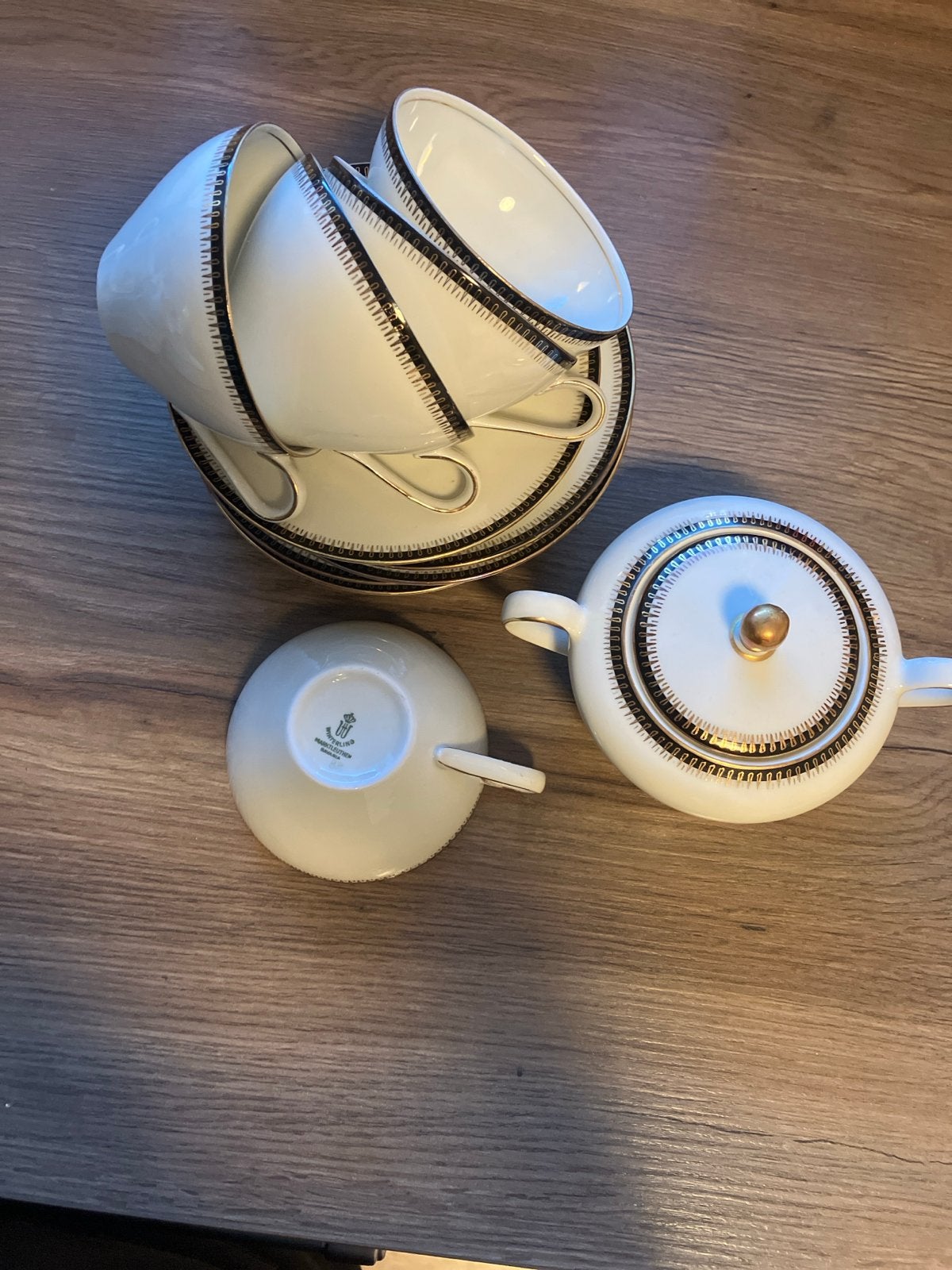 Vintage porseleinen theeservies met gouden rand, Antiek en Kunst, Antiek | Porselein, Ophalen of Verzenden
