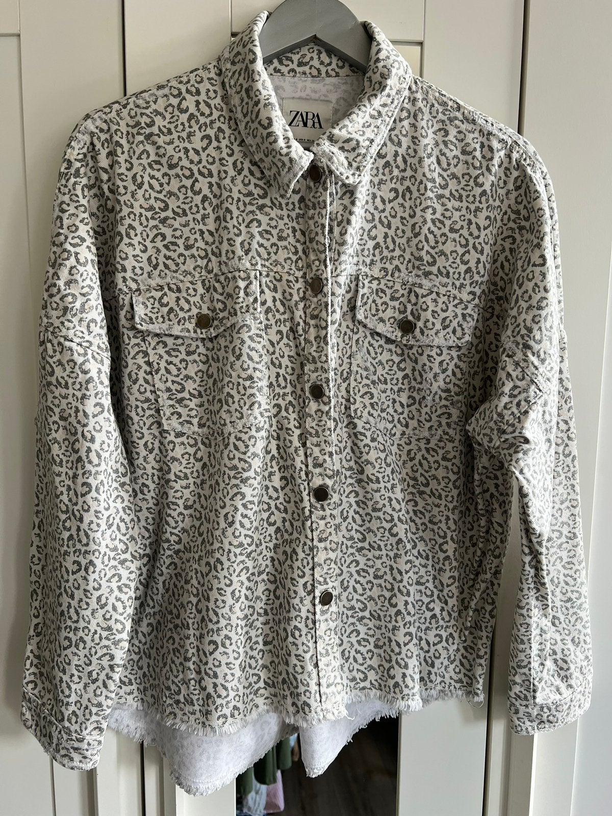 Zara leopard jasje wit/beige maat M nieuw, Ophalen of Verzenden, Zo goed als nieuw, Maat 38/40 (M), Beige