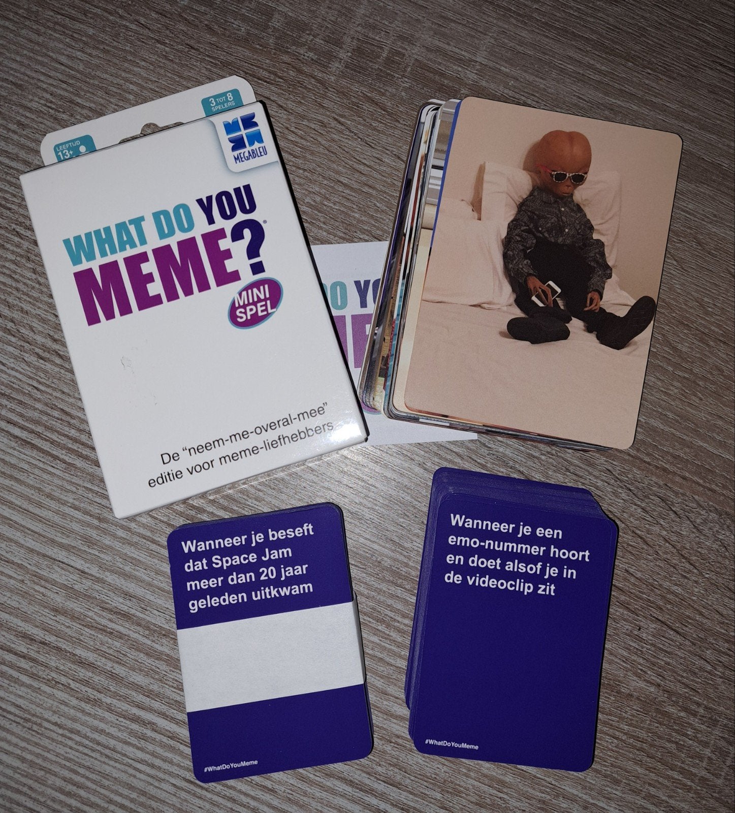 What Do You Meme? Mini Spel, Drie of vier spelers, Ophalen of Verzenden, Zo goed als nieuw, Megableu