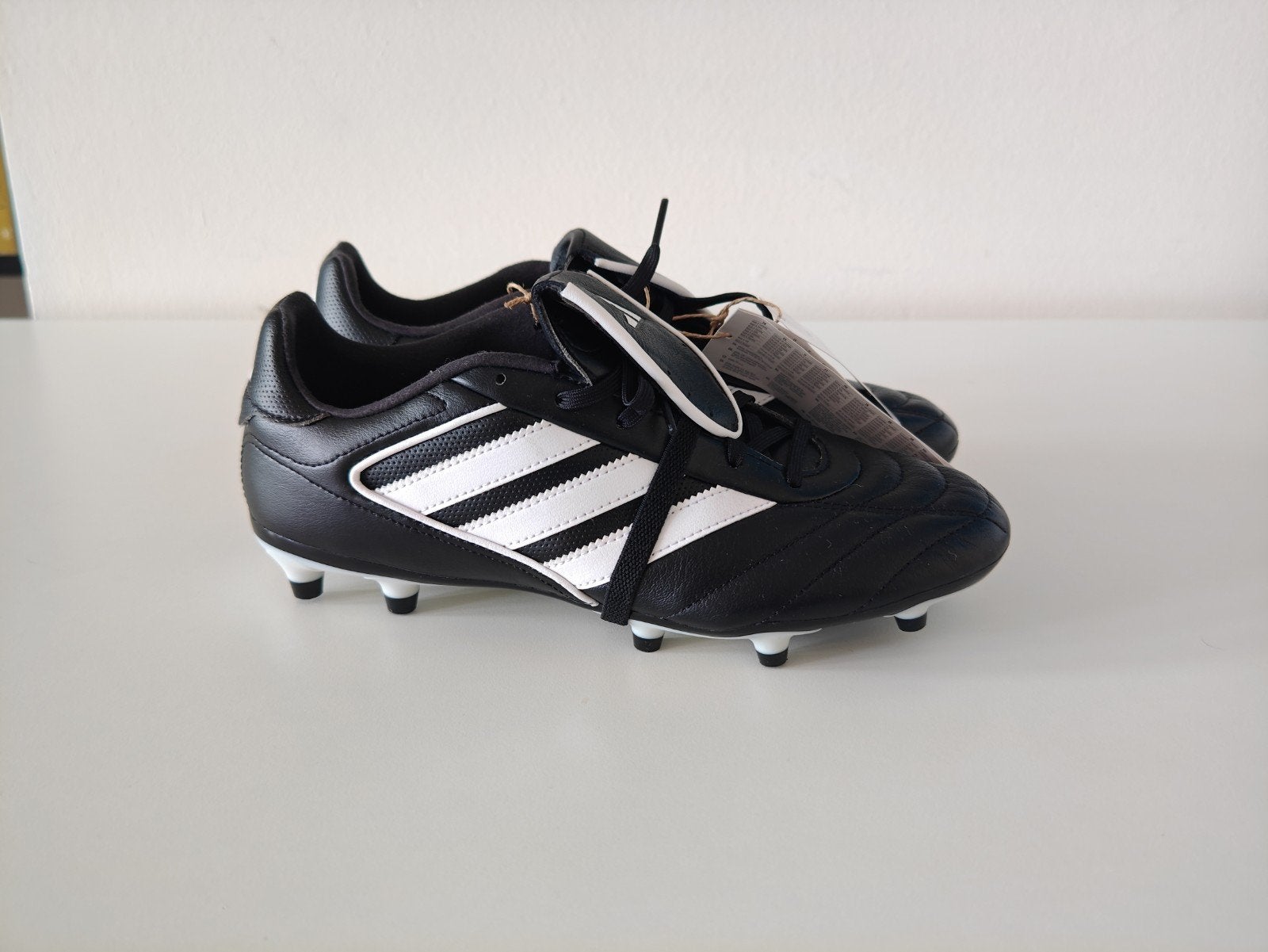 Adidas Gloro voetbalschoenen Maat 42 - Nieuw, Sport en Fitness, Voetbal, Maat XS of kleiner, Ophalen of Verzenden, Nieuw, Schoenen