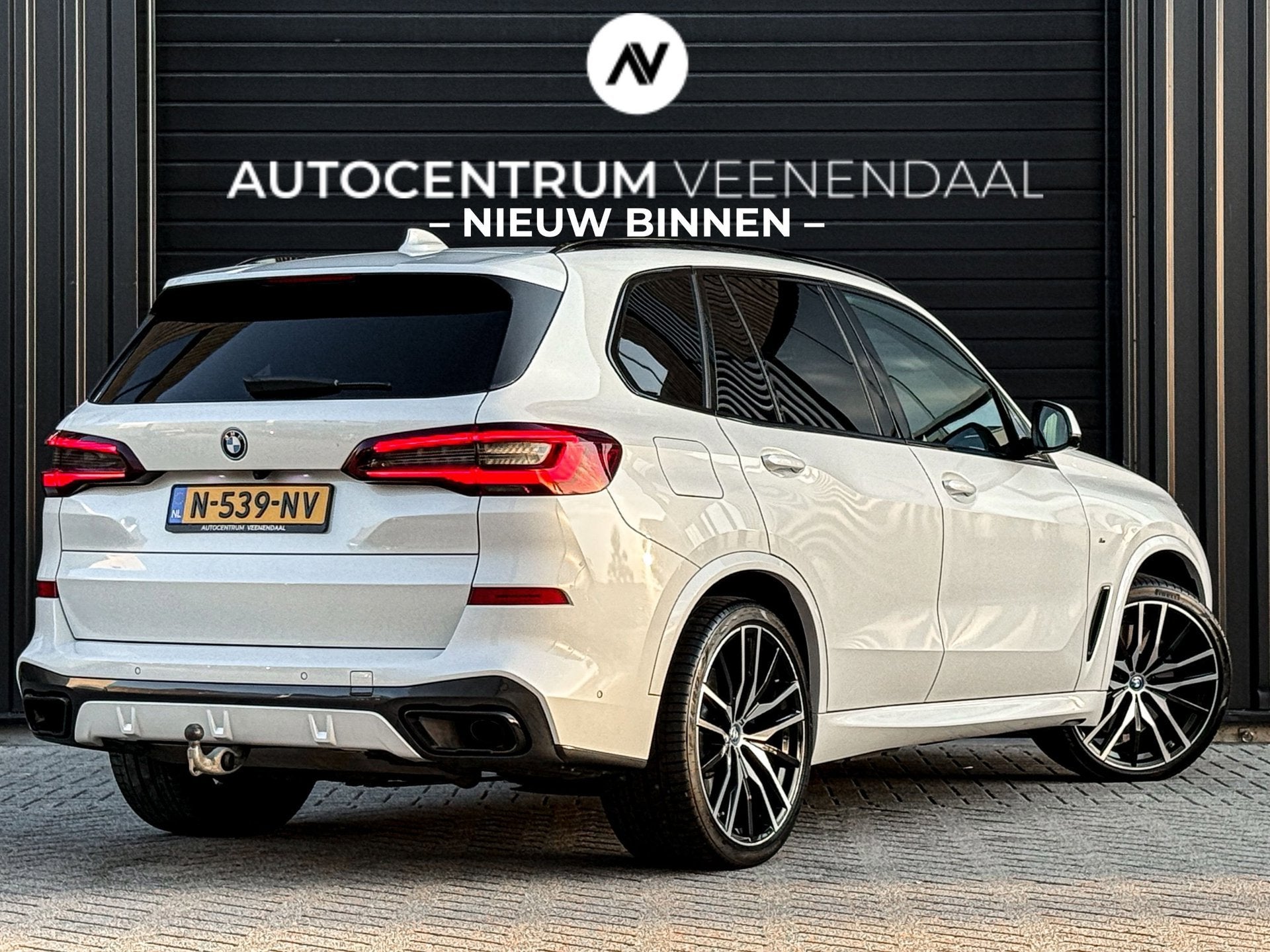 BMW X5 XDrive45e High Executive 3X M-SPORT B&W/TREKHAAK/PANO, Gebruikt, 394 pk, 138 €/maand, Vierwielaandrijving