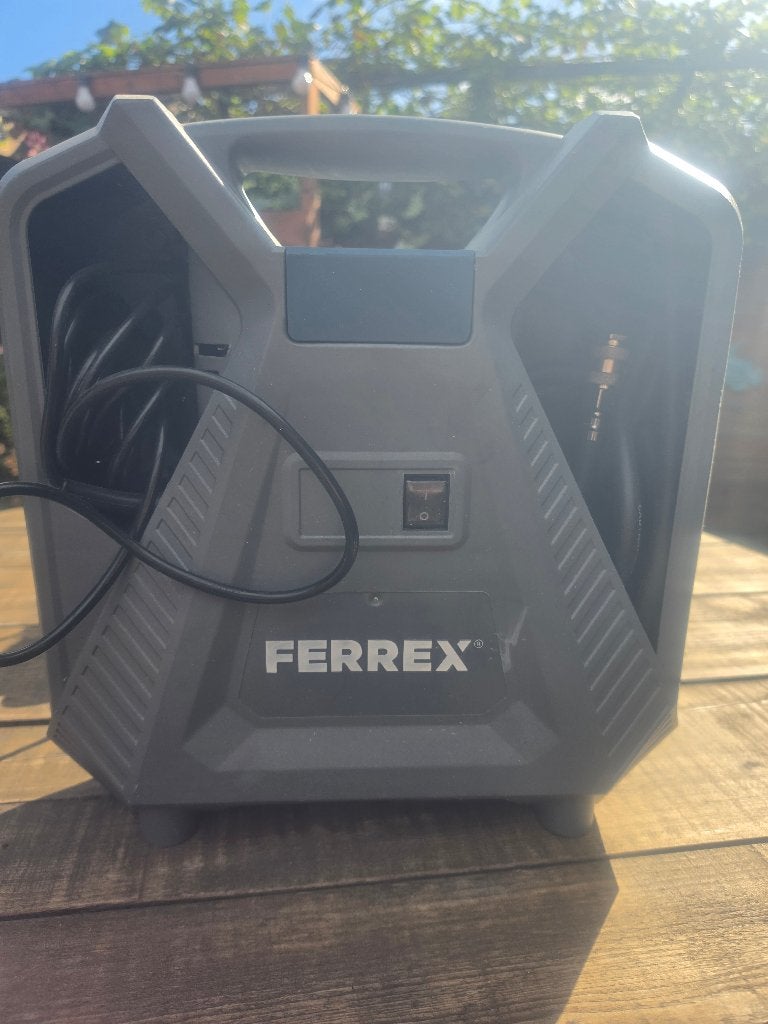 Ferrex draagbare compressor, Doe-het-zelf en Verbouw, Ophalen, Gebruikt, 6 tot 10 bar, Minder dan 200 liter/min