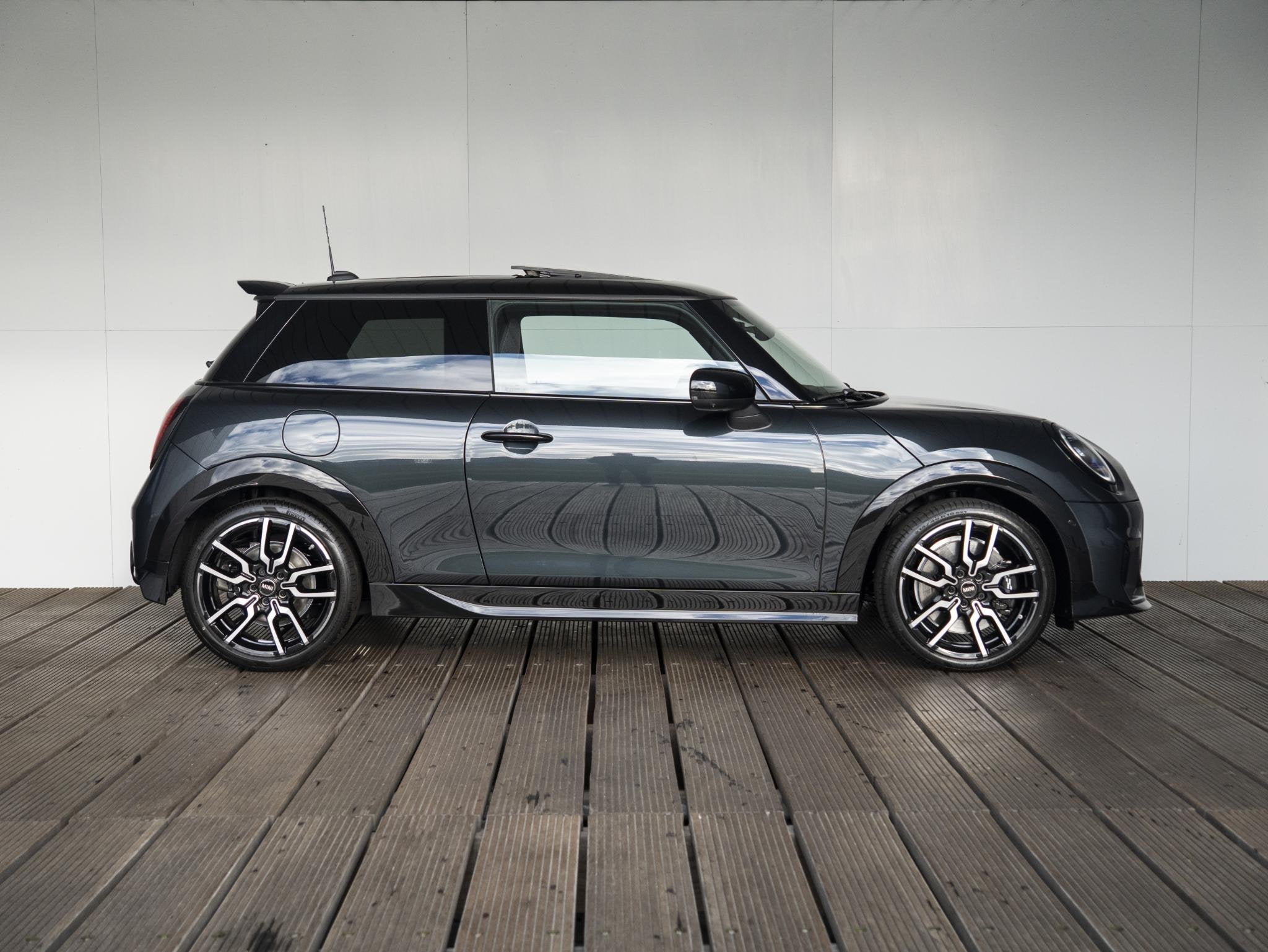 MINI Cooper S John Cooper Works Trim | XL Pakket, Stuurwielverwarming, 4 cilinders, Leder en Stof, Bedrijf
