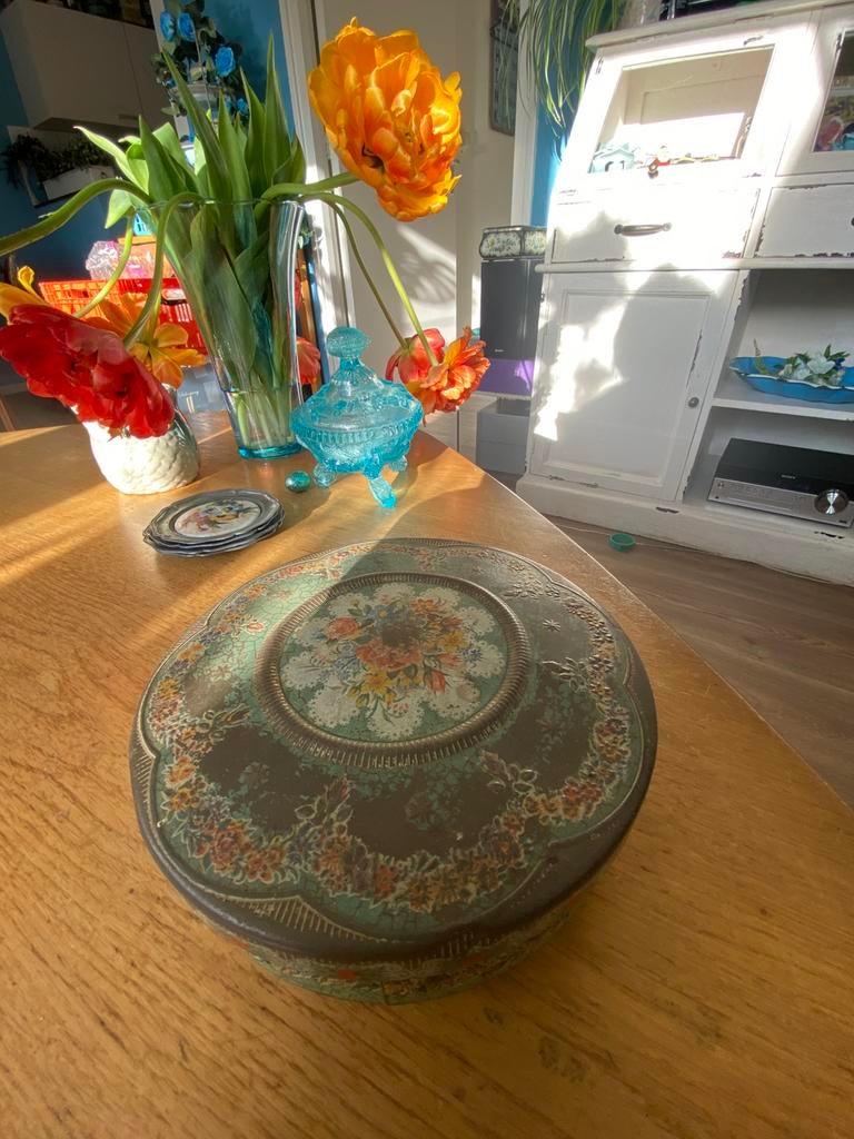 Oud kraaltjesblik koekblik made in holland veel kleur, Verzamelen, Blikken, Ophalen of Verzenden, Gebruikt