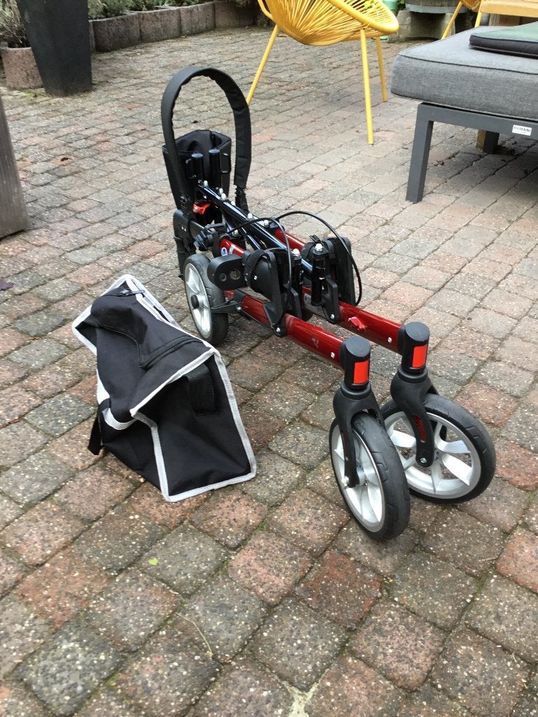 Rollator Vermeiren Quava  - Lichtgewicht - Opvouwbaar - Rood, Ophalen, Lichtgewicht, Zo goed als nieuw
