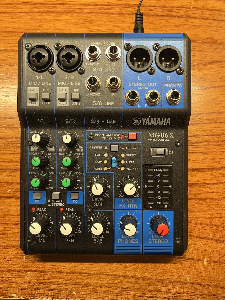 Mini Mixer Yamaha MG06X, 6 kanaals en zgan, Ophalen of Verzenden, Zo goed als nieuw, 5 tot 10 kanalen, Microfooningang