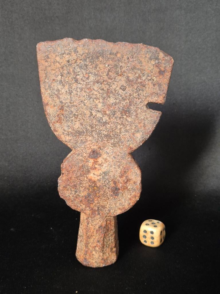 Bodemvondst Bijl, Antiek en Kunst, Antiek | Gereedschap en Instrumenten, Ophalen of Verzenden
