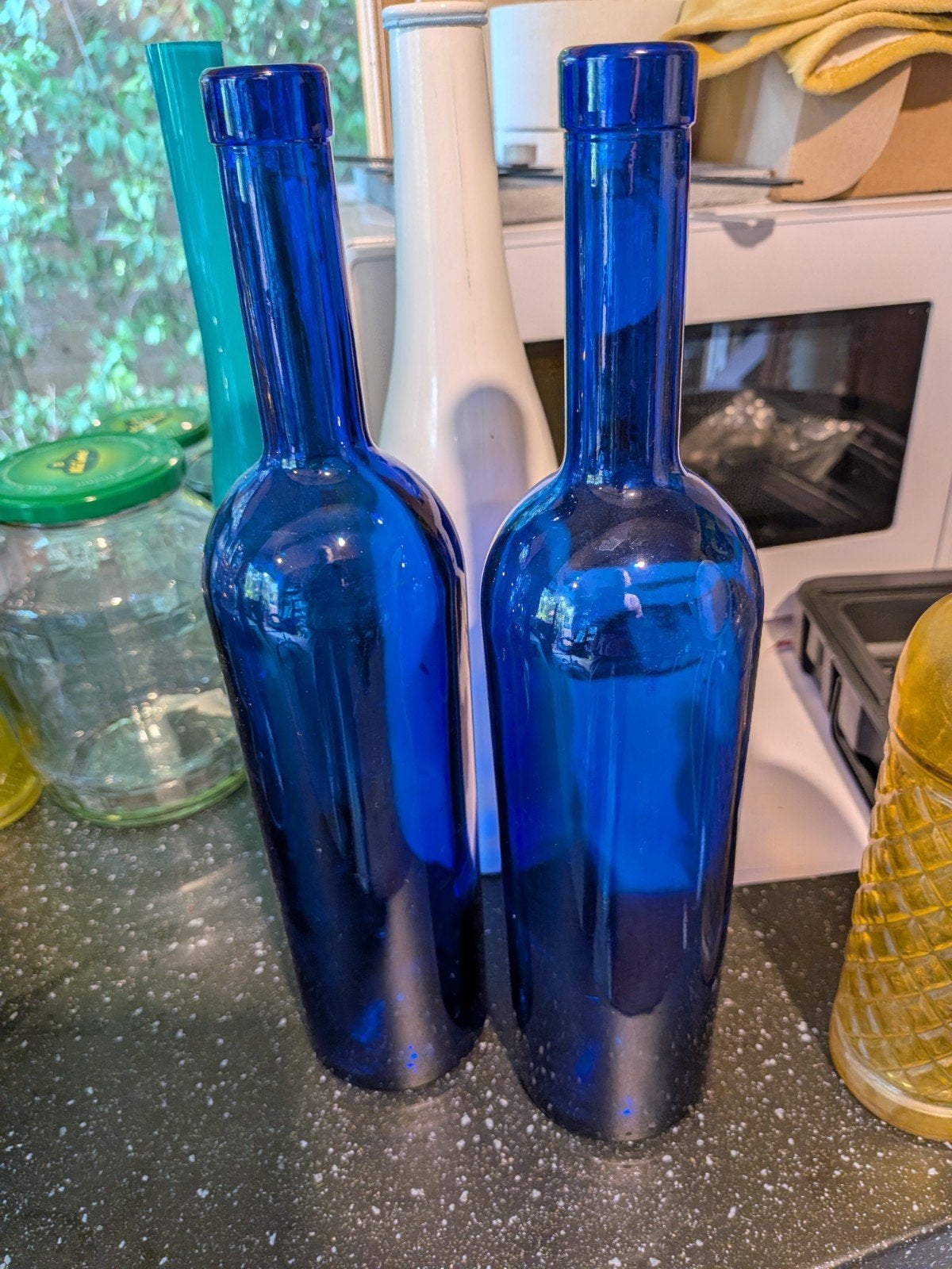 Gezocht: Blauwe of gekleurde flessen (Ede e.o.), Ophalen