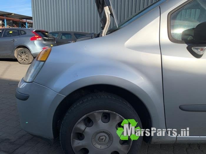 Scherm links-voor van een Renault Modus (TED69), Gebruikt, -, Renault, -