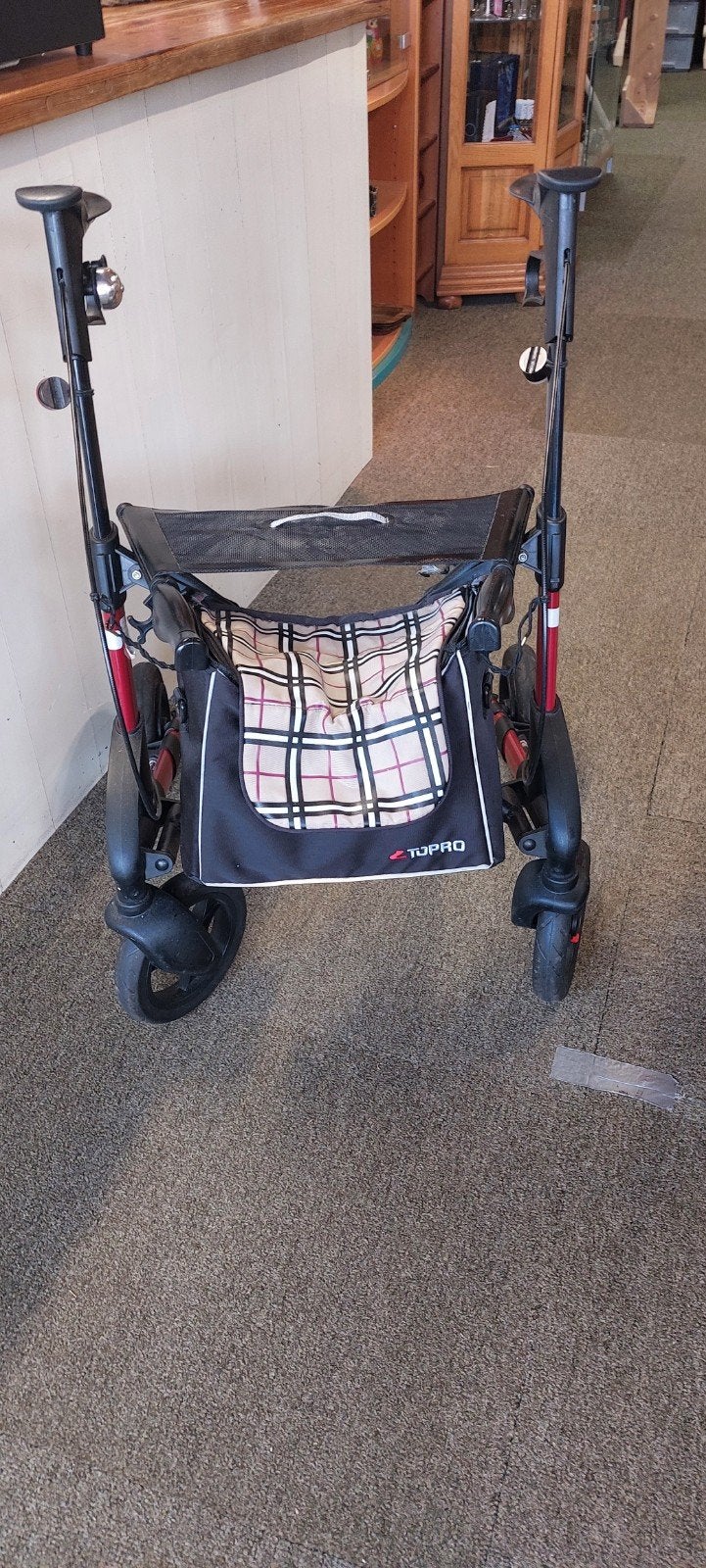 Topro Troja rollator, met tas, €80,00, Diversen, Rollators, Ophalen, Lichtgewicht