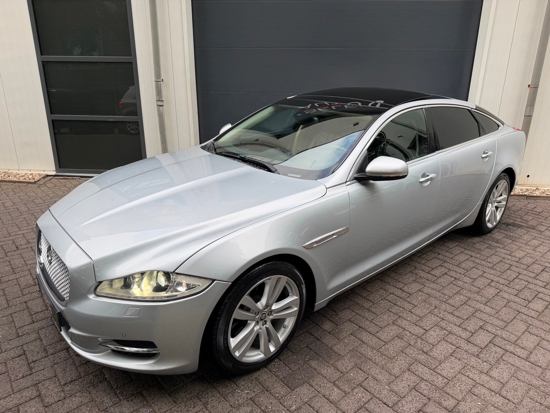 Jaguar XJ L 5.0 V8 Portfolio LWB 385 Pk Pano/Virtual/Climate, Auto's, Automaat, Achterwielaandrijving, Bedrijf, 1802 kg