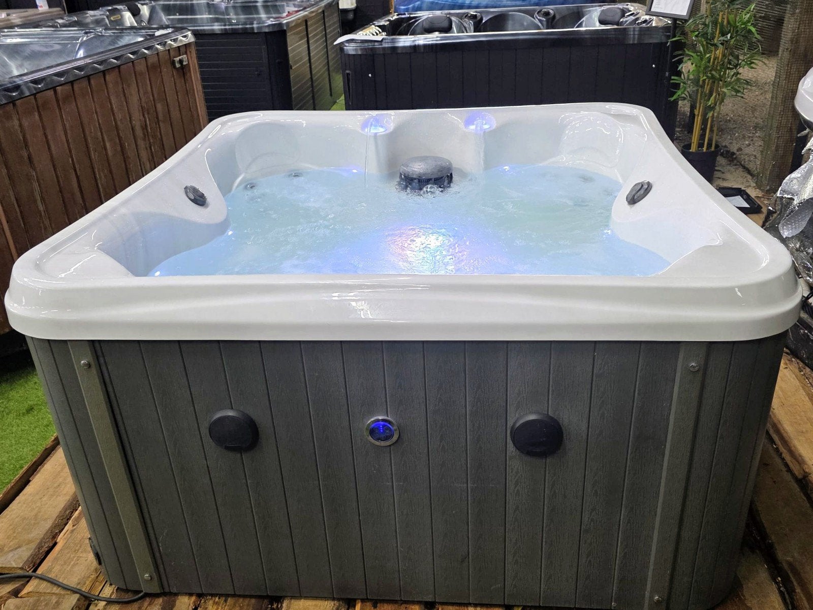 Balboa compacte jacuzzi kleine spa incl bezorging&garantie, Ophalen of Verzenden, Gebruikt