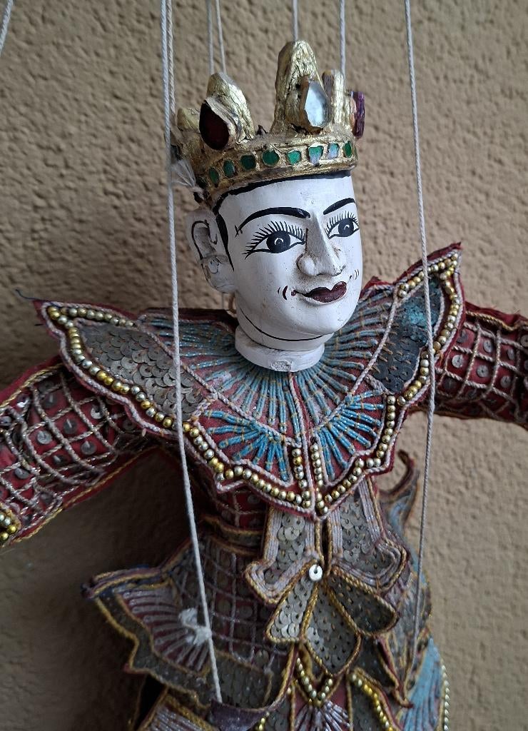 vintage handgemaakte marionetpop uit Zuidoost-Azië ., Hout, Meerkleurig, Ophalen of Verzenden, Oosters