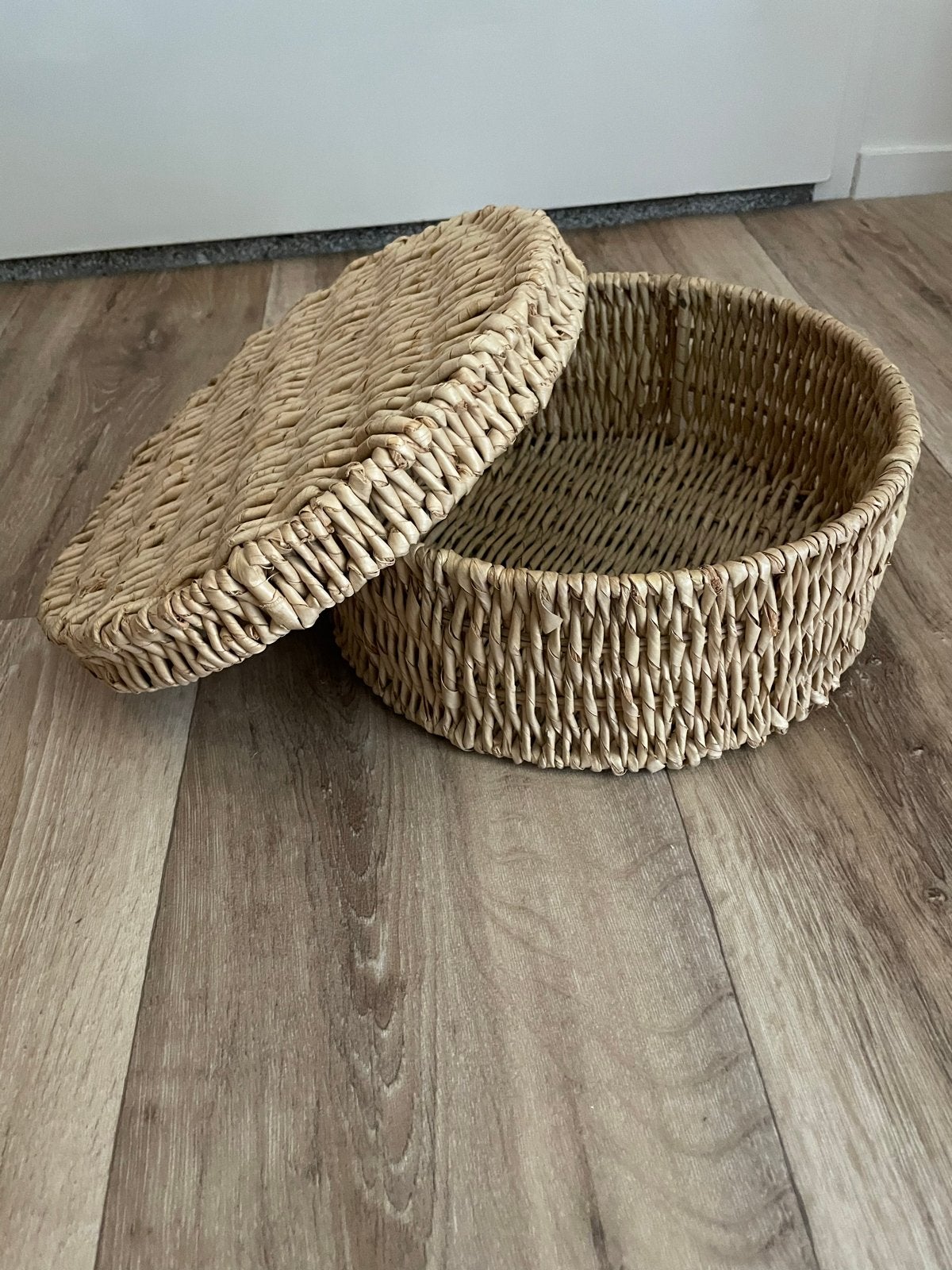 Zeegras mand met deksel, Ø 29 cm, zo goed als nieuw, Huis en Inrichting, Woonaccessoires | Schalen en Manden, Zo goed als nieuw