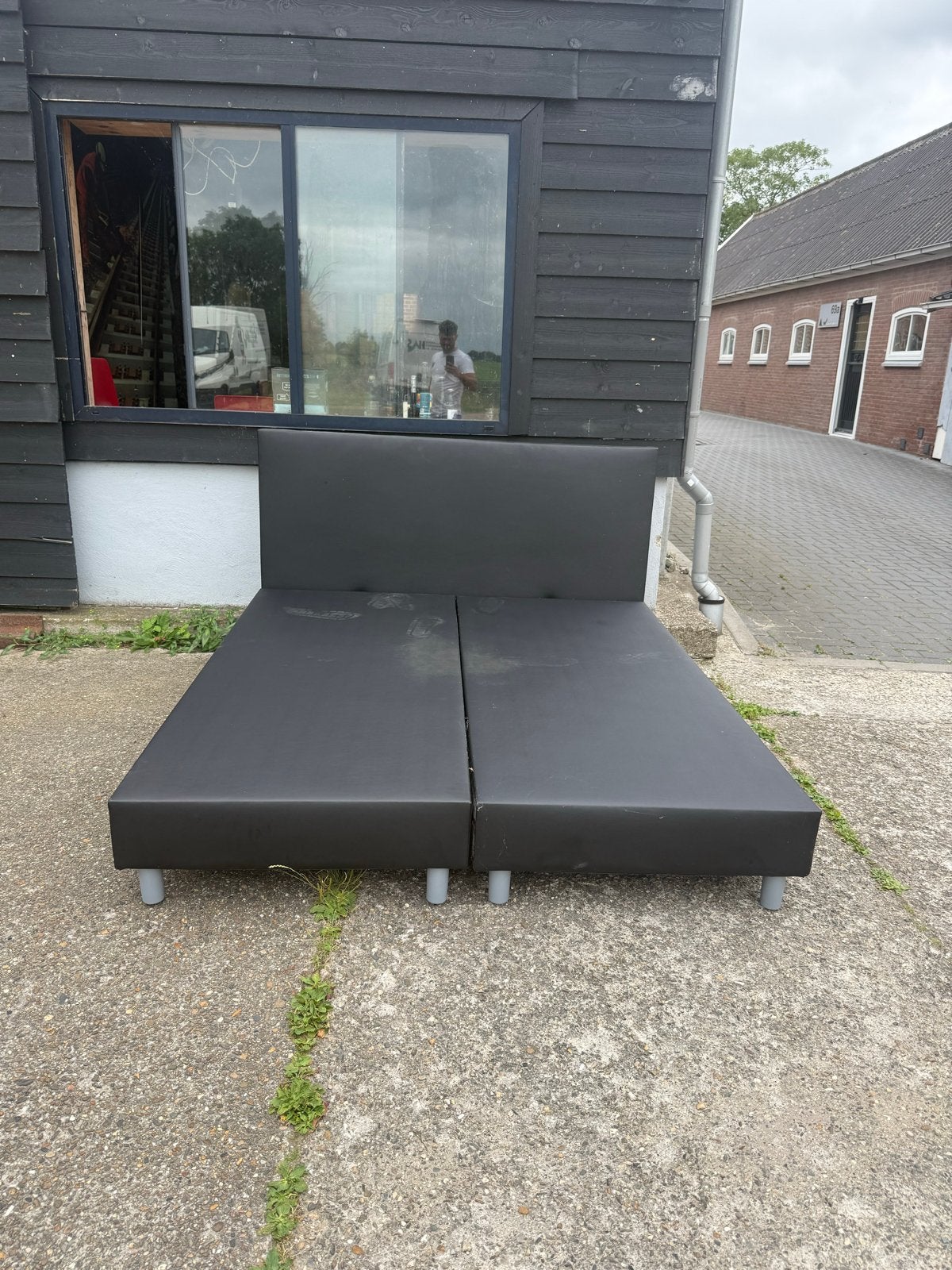 Tweepersoons bed met hoofdbord - 200x180 cm, Ophalen, Gebruikt, Zwart, Tweepersoons