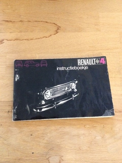 Renault 4 instructieboekje 1969 NL - lichte vochtschade, Ophalen of Verzenden
