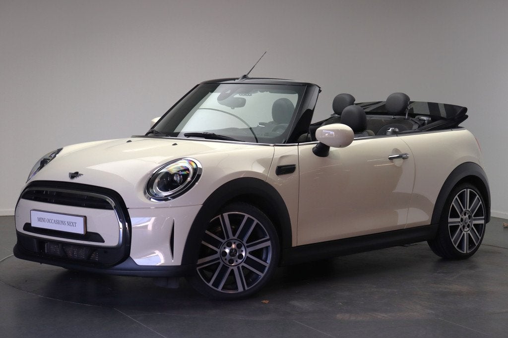 MINI Cabrio Cooper Automaat / Sportstoelen / Achteruitrijcam, Auto's, Automatische klimaatregeling, 136 pk, Gebruikt, 4 stoelen